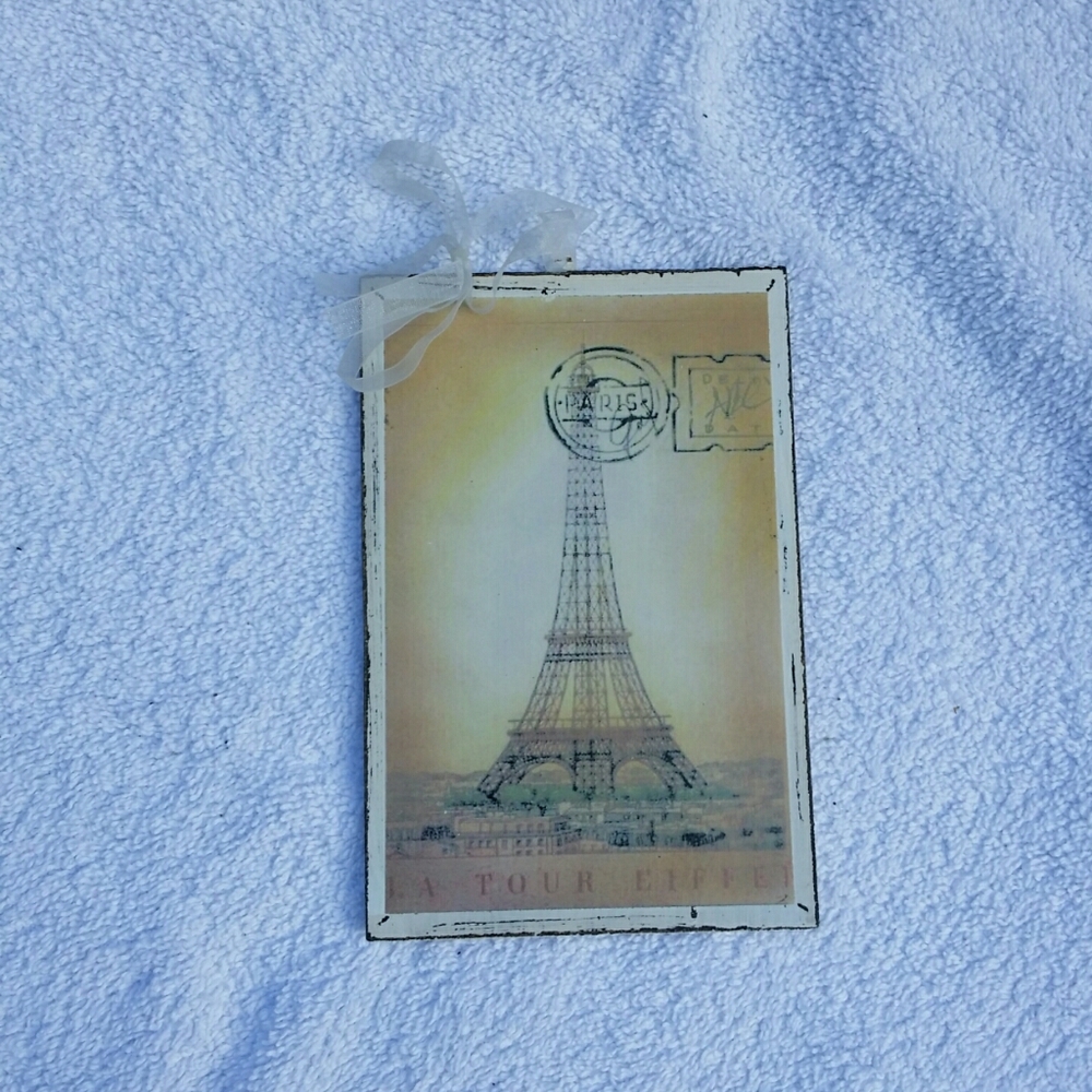 Small hanging Eiffel Tower